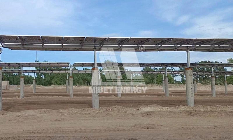 Проект інтелектуальної горизонтальної одноосьової системи відстеження сонячних панелей потужністю 50 МВт у північно-східному Китаї
